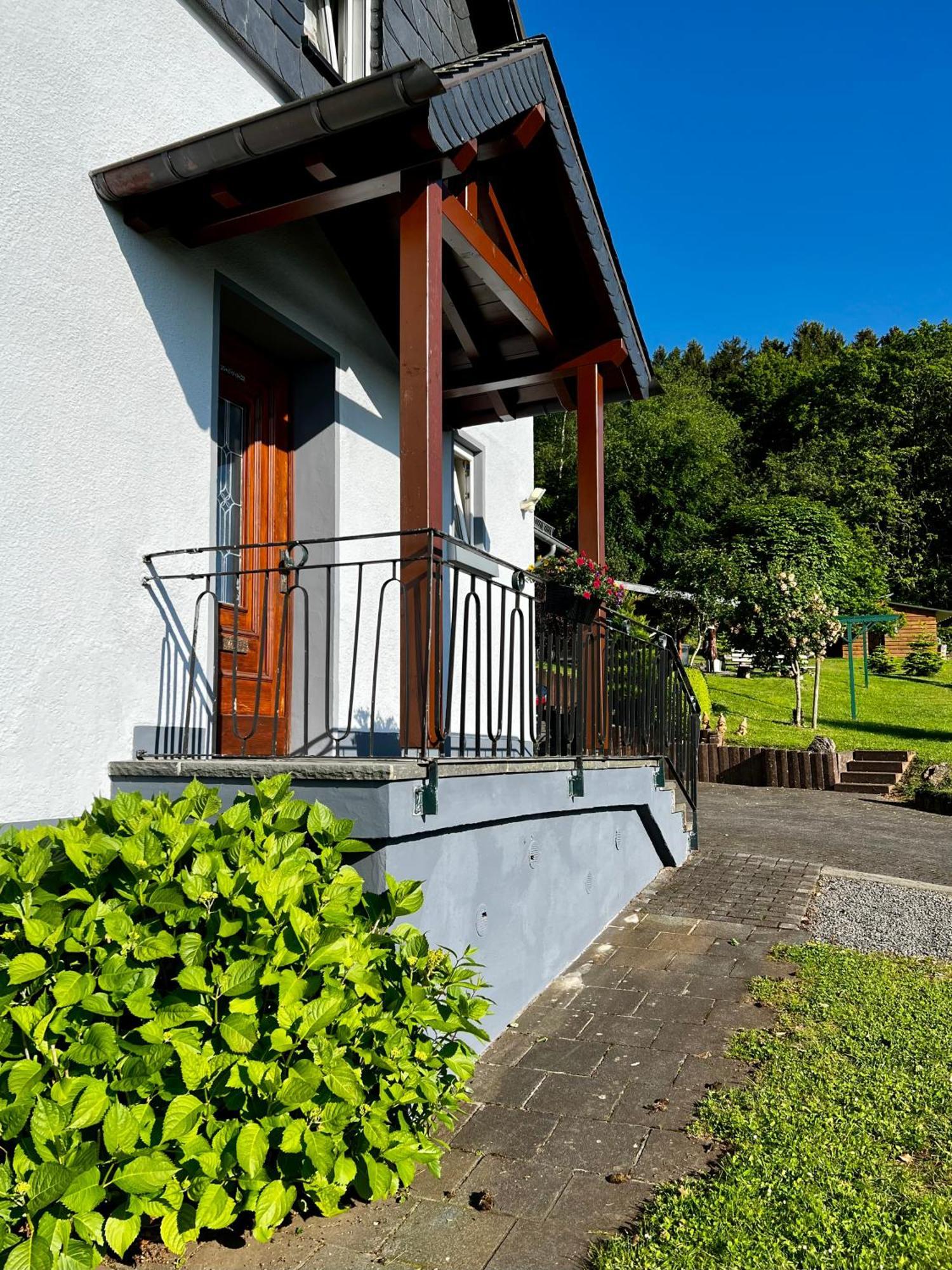 Deine-Eifel-Ferienwohnung Feusdorf Экстерьер фото
