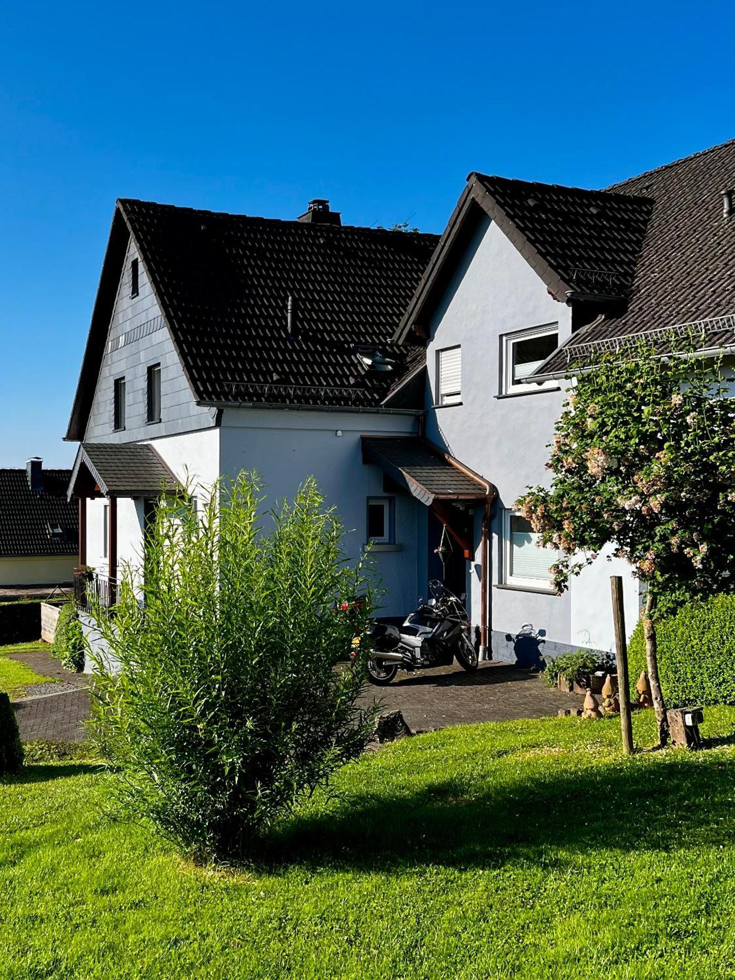Deine-Eifel-Ferienwohnung Feusdorf Экстерьер фото